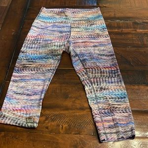 Lululemon 7/8 length size 10 yoga pants multicolored